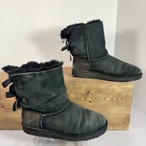UGG Bailey Bow II Boots WMN SZ 5 Black Suede Sheepskin Short Classic Cabin Cozy